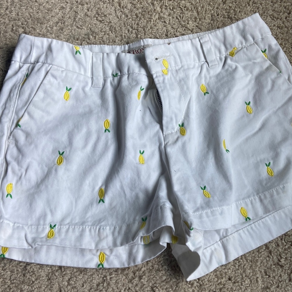 Cotton shorts white with small embroidered lemons